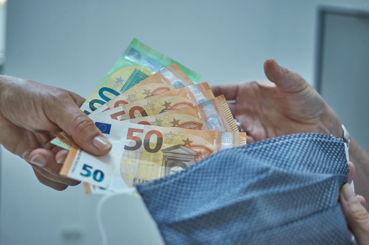 Gefördert werden beispielsweise ehrenamtliche Einkaufshilfen und Schutzmaßnahmen. (Foto: OBK) 