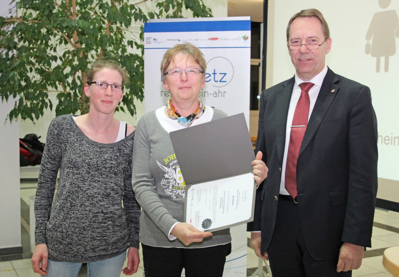 Das evangelische Altenzentrum Johannesstift in Hückeswagen wurde mit der Siegel-Urkunde gewürdigt (Foto:OBK).