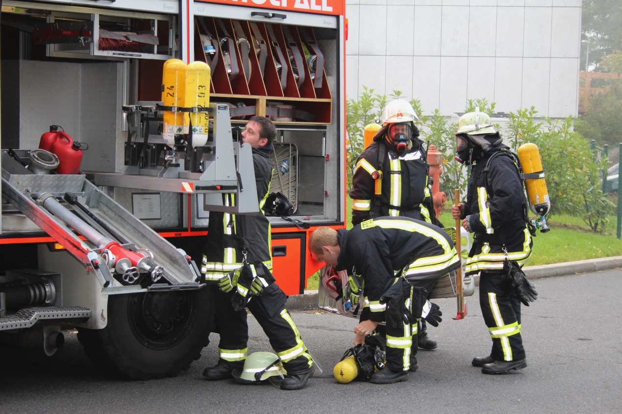 Ankunft der ersten Einsatzkräfte. (Foto: OBK)