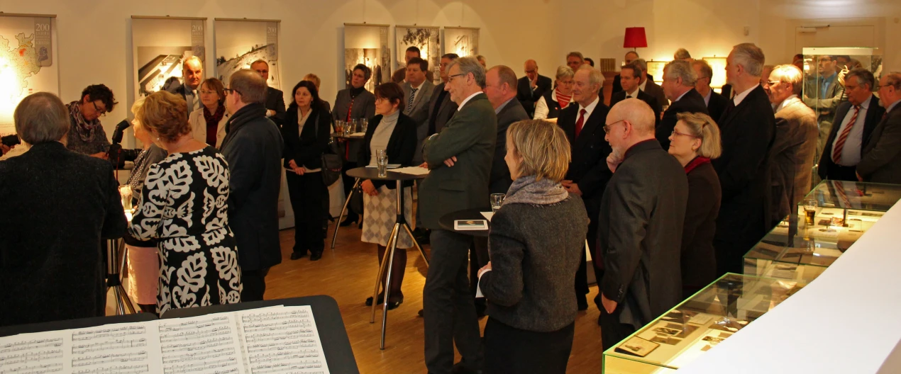 Die Feierstunde zum 40-jährigen Bestehen des Oberbergischen Kreises fand im Rahmen der Sonderausstellung im White Cube auf Schloss Homburg statt. (Foto:OBK)   