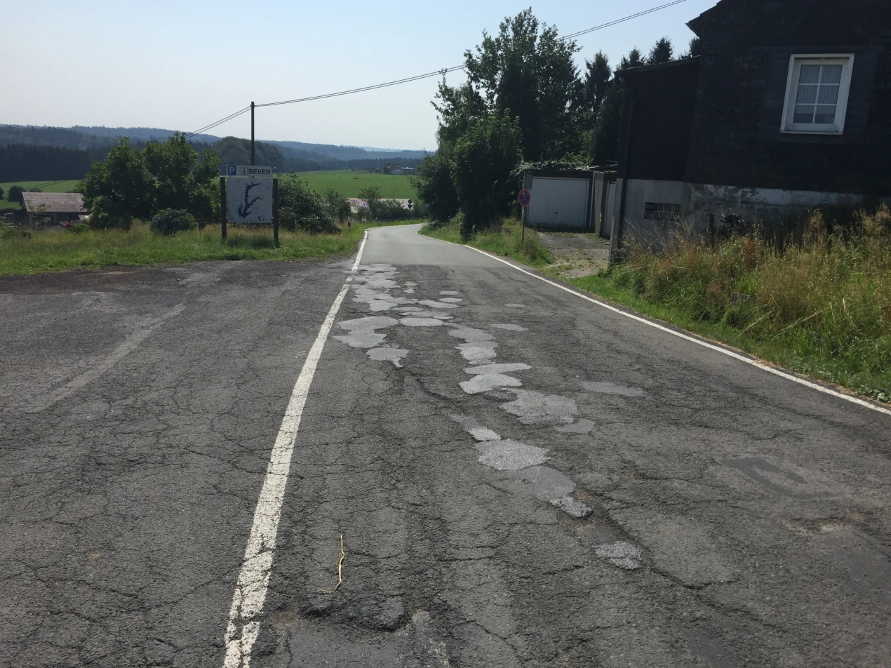 Der aktuelle Zustand der Kreisstraße 11 in Heinhausen. (Foto: OBK)