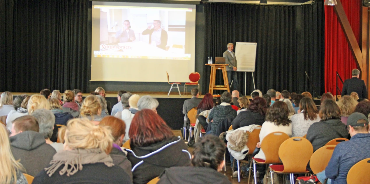 Praxisanleitung sichert Existenz und stärkt die Identifikation sagt der Pflegewissenschaftler Dr. German Quernheim (Foto: OBK).  