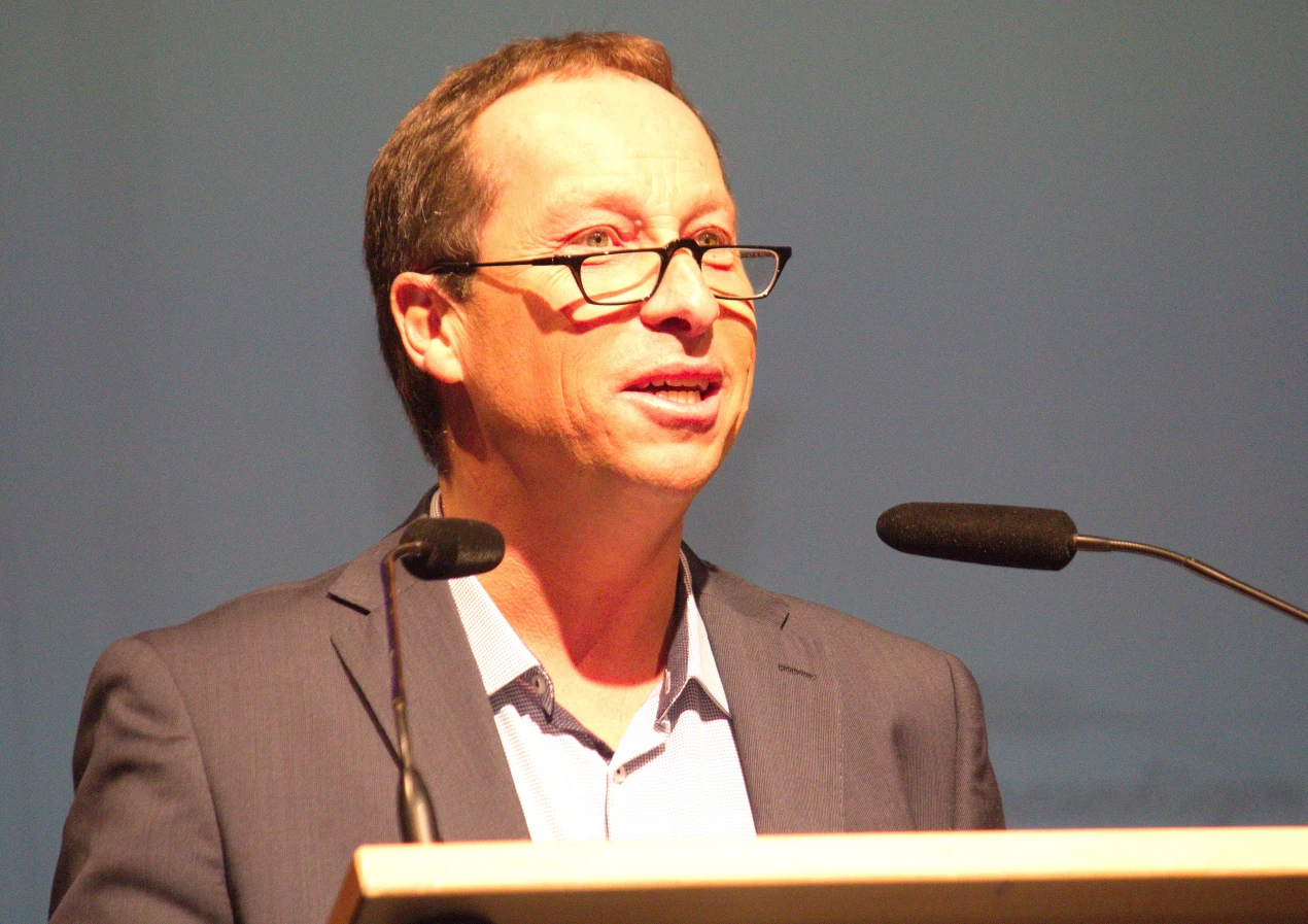 Frank Herhaus, Dezernent für Planung und Regionalentwicklung des Oberbergischen Kreises, machte deutlich, dass für die praktische Umsettung der Landesbauordnung Nachbesserungen notwendig sind. (Foto: OBK)