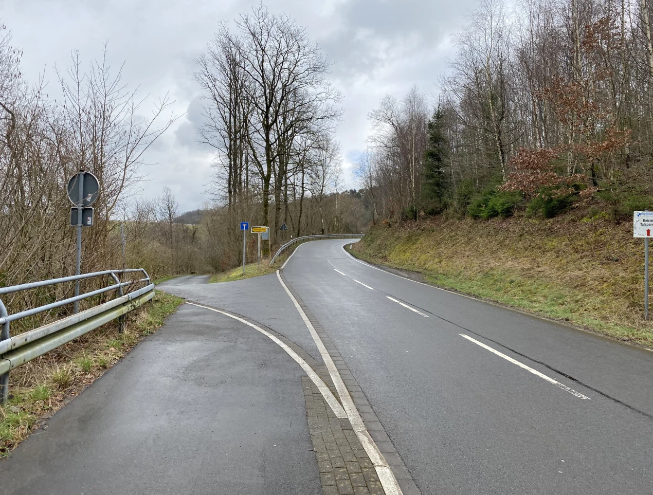 Ab der Einmündung nach Reinshagensbever wird der Radweg linksseitig zur Bever fortgeführt. (Foto: OBK)