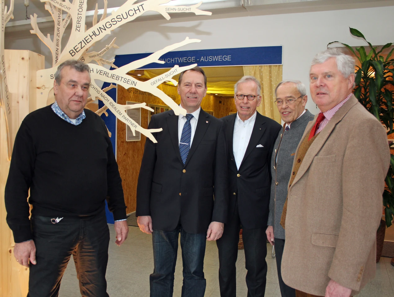 Wollen die Einrichtung in Wiehl-Bielstein etablieren (v.l.n.r.): Erich Wieseler, 2. Vors. des VFS; Landrat Jochen Hagt; Unternehmer Tom Rüggeberg; Axel Gadebusch, Vors. des VFS und Sozialdezernent Dr. Jorg Nürmberger. (Foto: OBK)