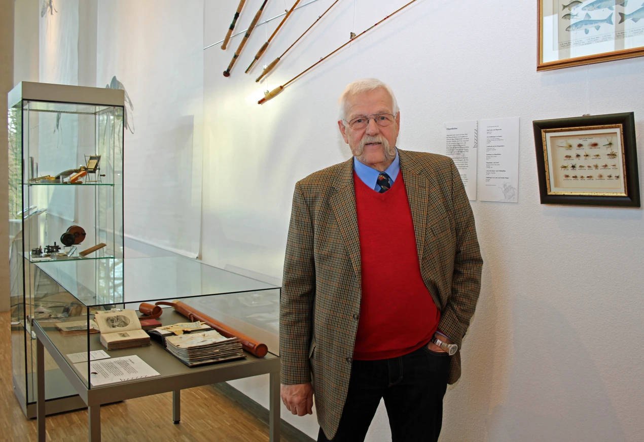Gerd-Peter Wieditz fischt sein 40 Jahren mit der Kunstfliege und ist ein Meister seines Fachs, im Fliegenfischen wie im Fliegenbinden. (Foto: OBK)  