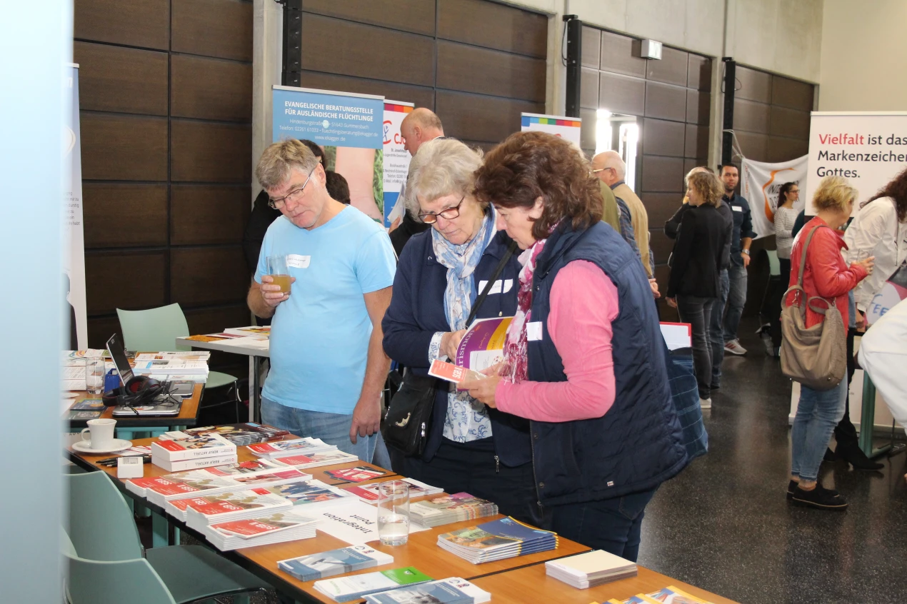 Auf dem Markt der Möglichkeiten informierten Organisationen und Initiativen über ihre Integrationsarbeit und die zugehörigen Angebote im Kreisgebiet. (Foto: OBK)