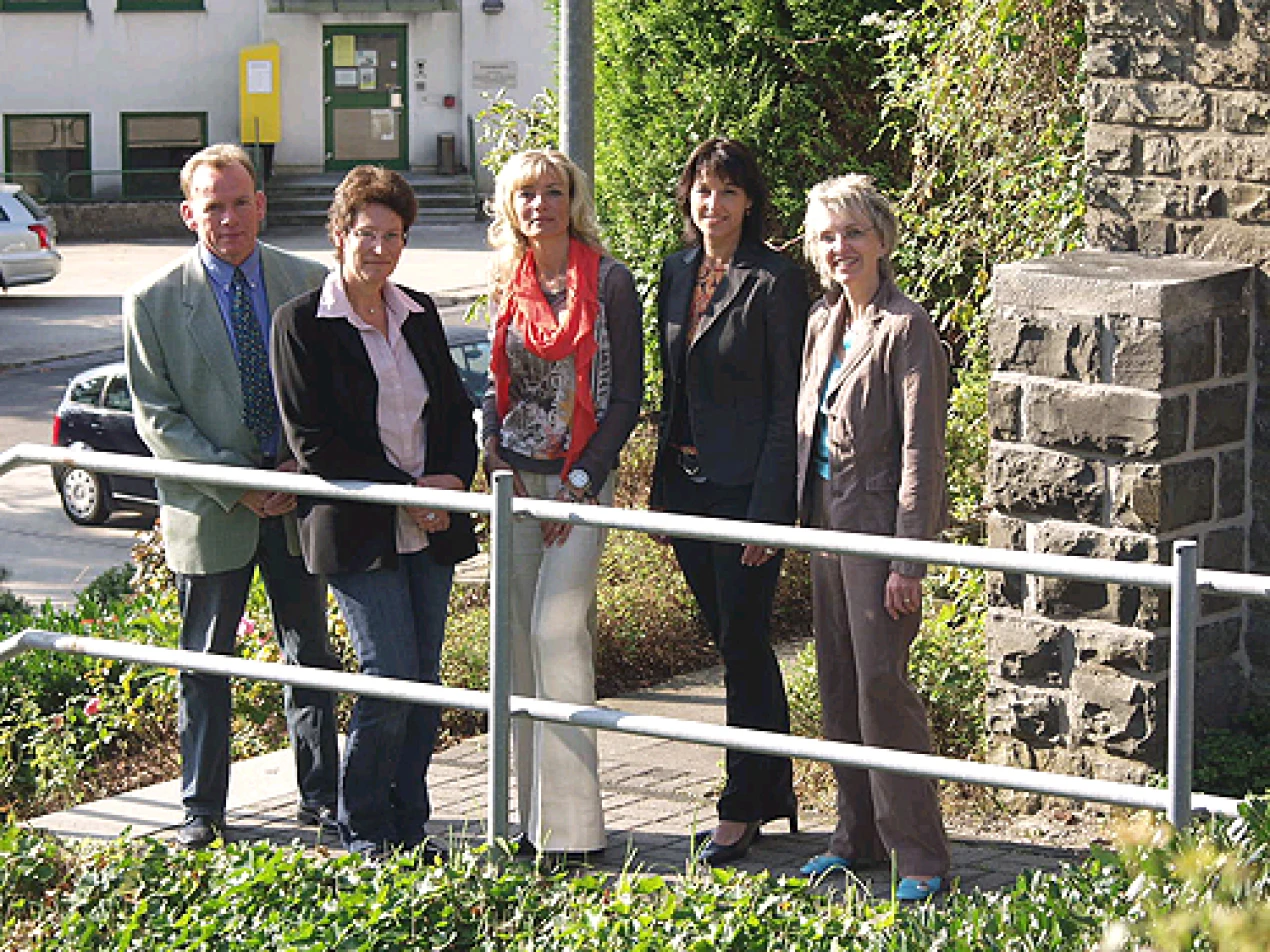 Das Team des Bildungsbüros (v.l.): Jürgen Toellner, Christiane Andrich, Kerstin von Scheidt, Martina Kaiser und Leiterin Anke Koester. (Foto:OBK)