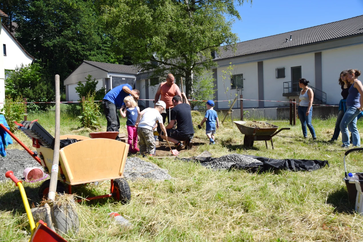 Gemeinsames Wirken im Netz-Werk-Garten entspricht dem Grundgedanken des Projektes. (Foto: OBK/Astrid Marcinkowski)