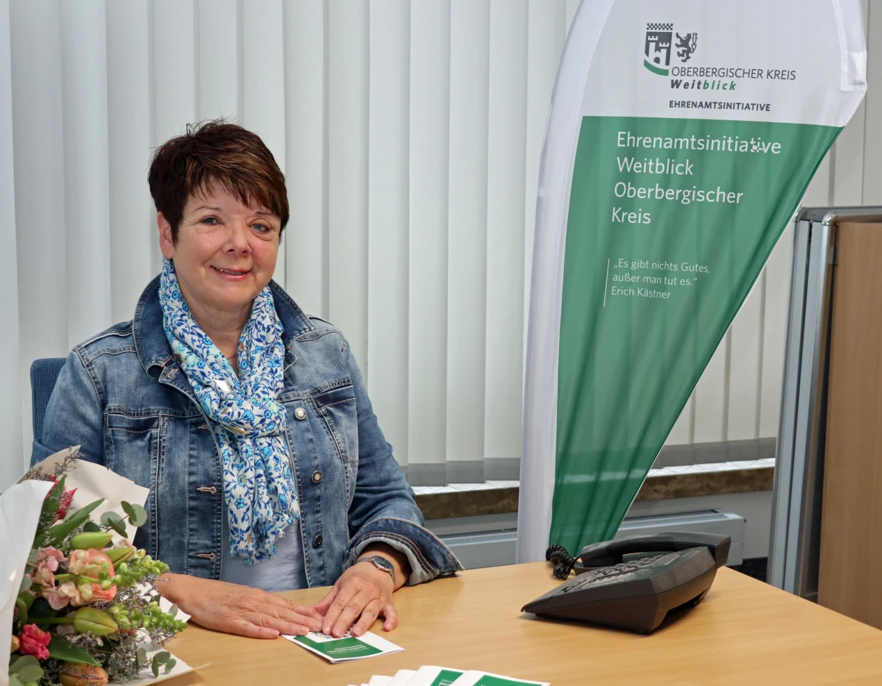 Weitblicklotsin Carmen Jauch wirbt für das Projekt Nachbarschaftshilfe bei Seniorinnen und Senioren in Gummersbach. (Foto: OBK)