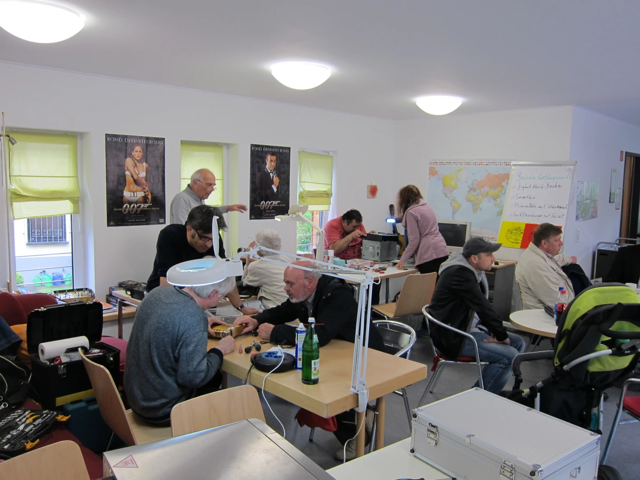 Im Repair Café Engelskirchen haben die ehrenamtlichen Fachleute in den vergangenen fünf Jahren zahlreiche defekte Gegenstände repariert. (Foto: OBK)