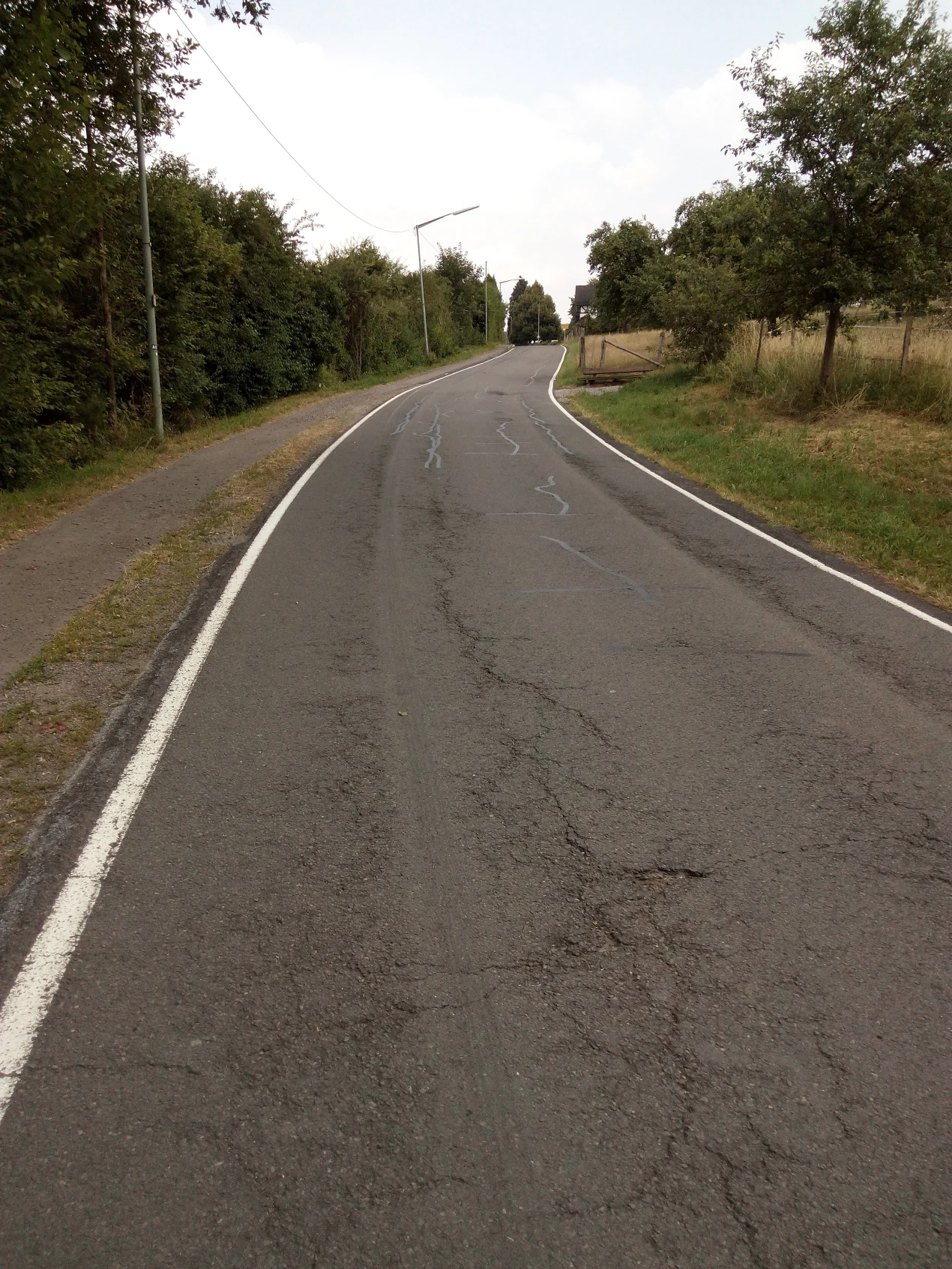 Die Baumaßnahme beginnt in der Ortslage Alferzhagen, Einmündung Merkausener Straße/Alferzhagener Straße und endet Ortsausgang Merkausen, im Stadtgebiet Wiehl.(Foto: OBK)