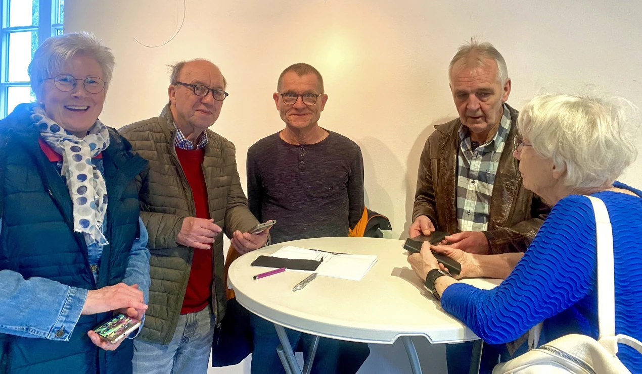 In Digital-Cafés der Ehrenamtsinitiative Weitblick erhalten Interessierte kostenlos Informationen und Hilfe im Umgang mit PC, Tablet und Handy. (Foto: OBK) 