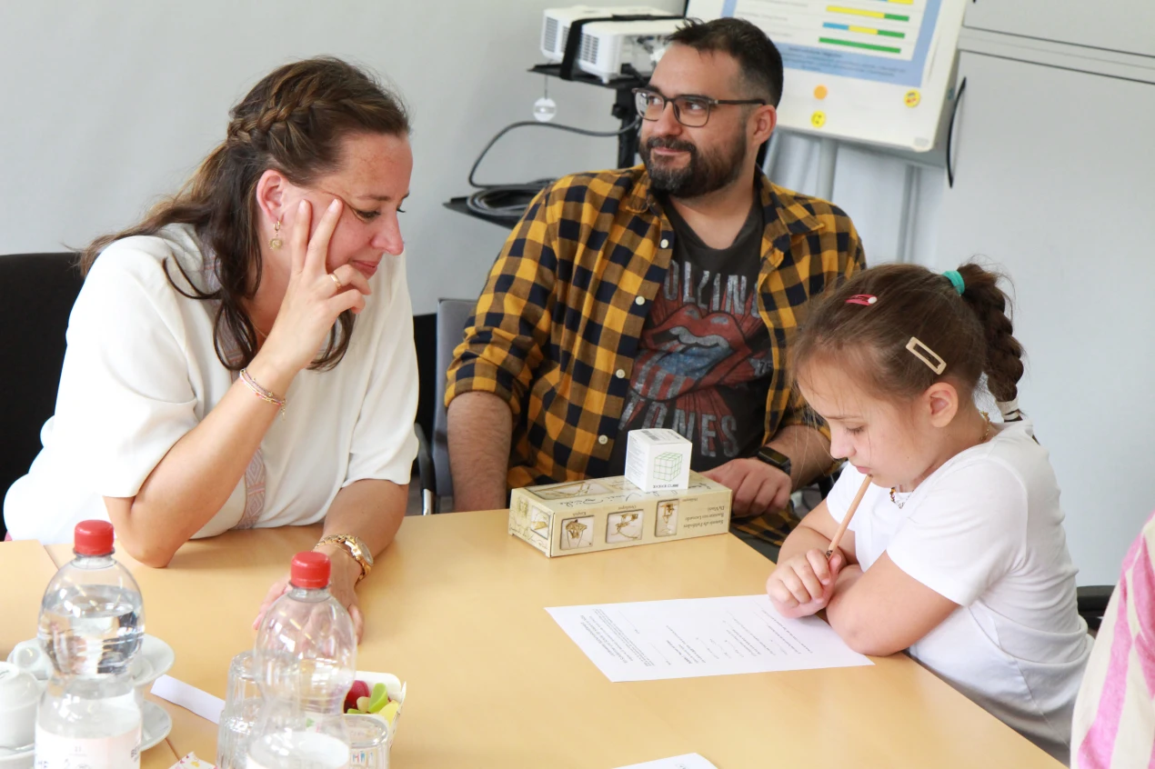 Bei den anspruchsvollen Matheaufgaben waren die kleinen Rechnerinnen und Rechner souverän. (Foto: OBK) 