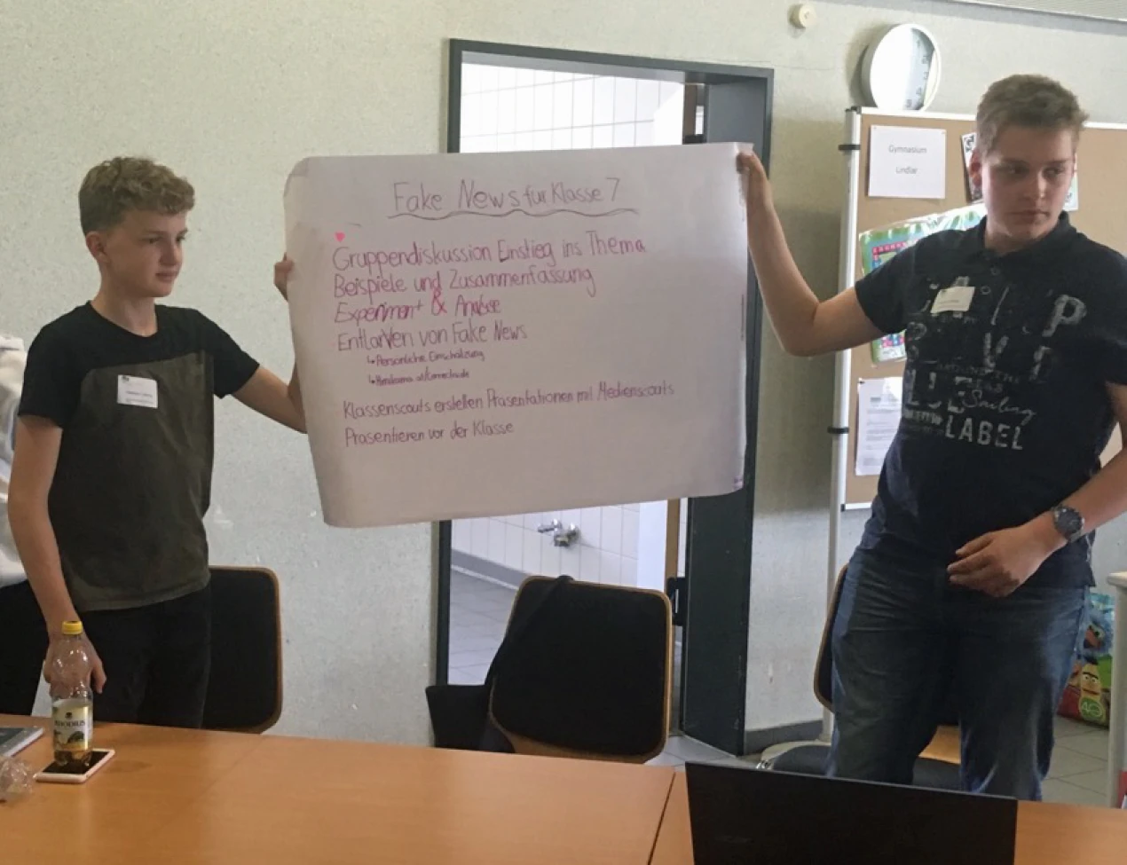 In einer Präsentationsrunde der Schulen wurden Ideen für News für Klasse 7, Medienpaten für die Stufe 5 und Präsenz in der Schule weiter entwickelt. (Foto: OBK)