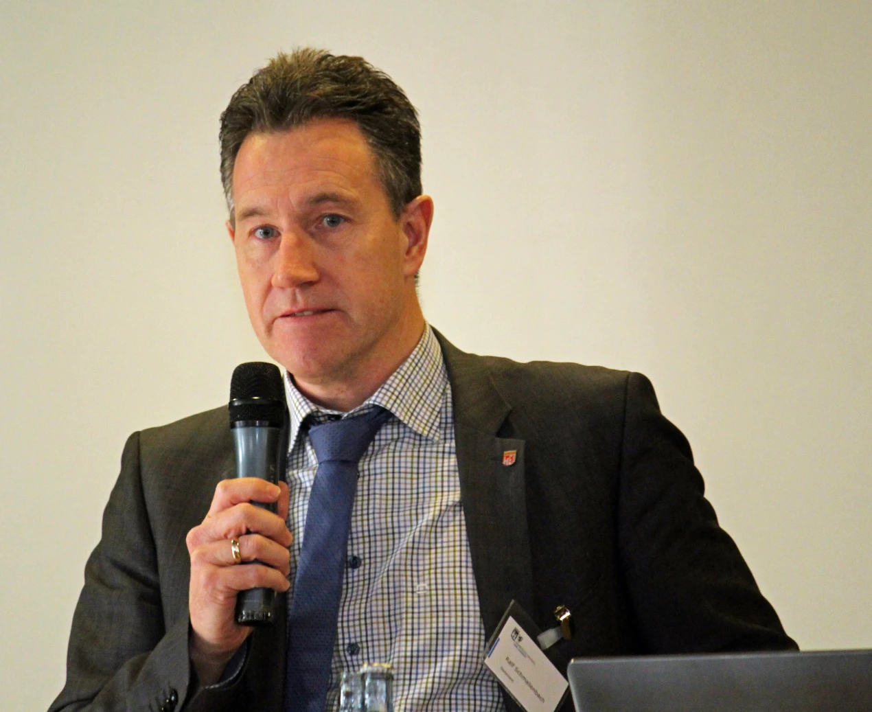 Sozialdezernent Ralf Schmallenbach fordert bessere Qualitätsstandards in der Ausbildung von Pflegekräften im Oberbergischen Kreis (Foto: OBK). 