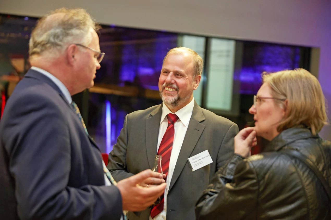 Die Fachveranstaltung führte zum angeregten Austausch der Unternehmerinnen und Unternehmer. (Foto: OBK) 