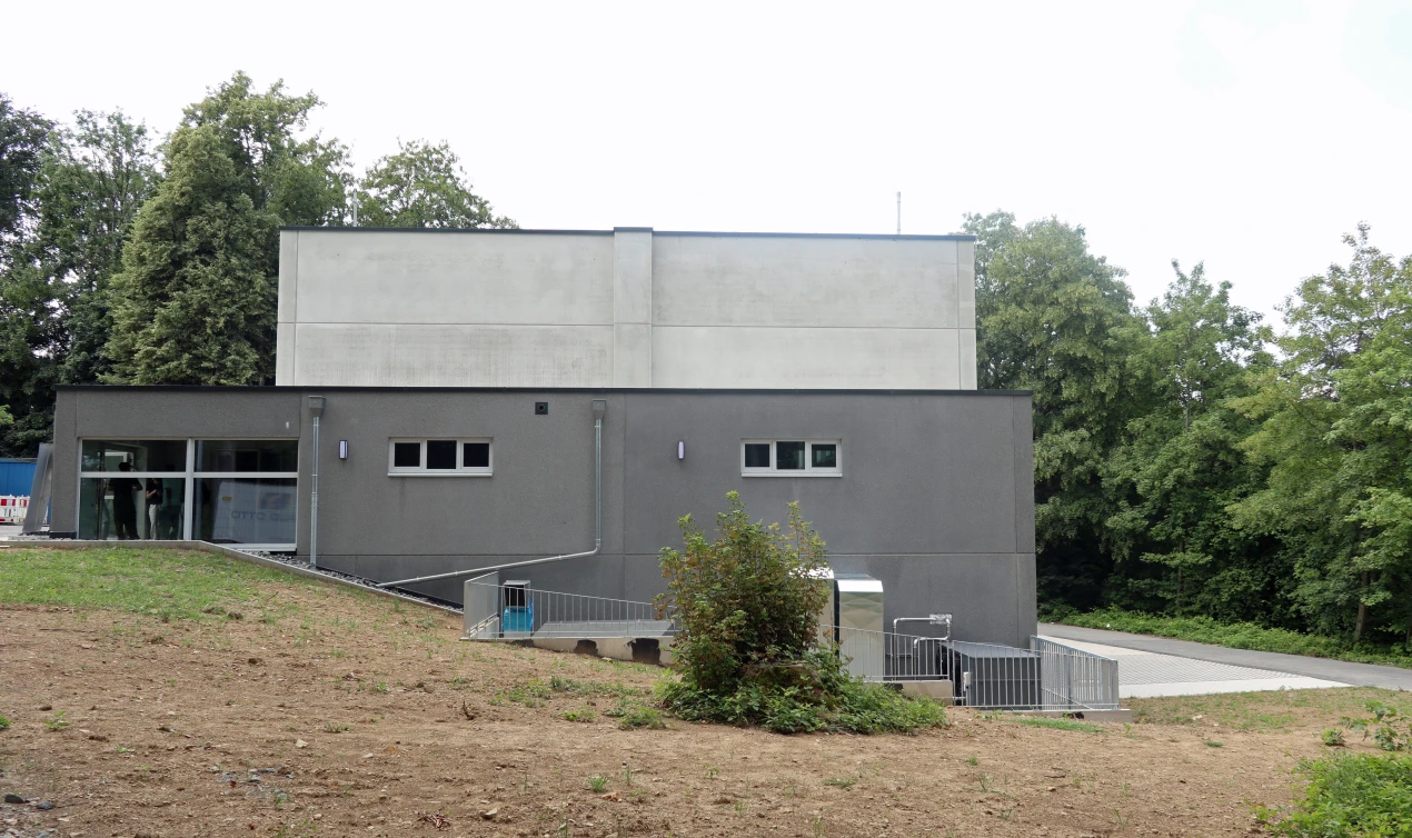 Die zweigeschossige Sporthalle bietet vielfältige Nutzungsmöglichkeiten am Standort des Kaufmännischen Berufskollegs Oberberg in Waldbröl. (Foto: OBK)