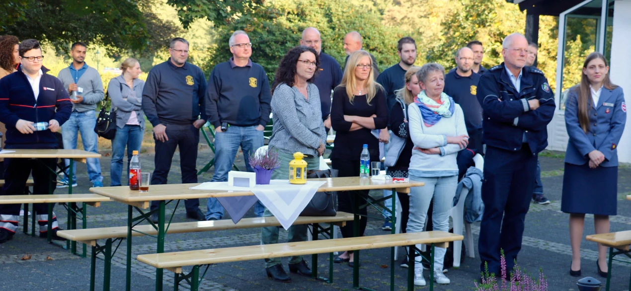 Viele Akteure kamen an der Erstaufnahmeeinrichtung in Bierenbachtal nochmals zusammen. (Foto: Malteser Engelskirchen)
