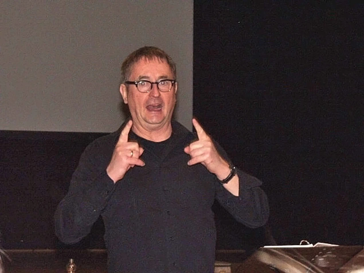 Wilfried Brüning referierte über „Wege aus der Brüllfalle“ und die „Faszination Bildschirm“. (Foto: OBK)