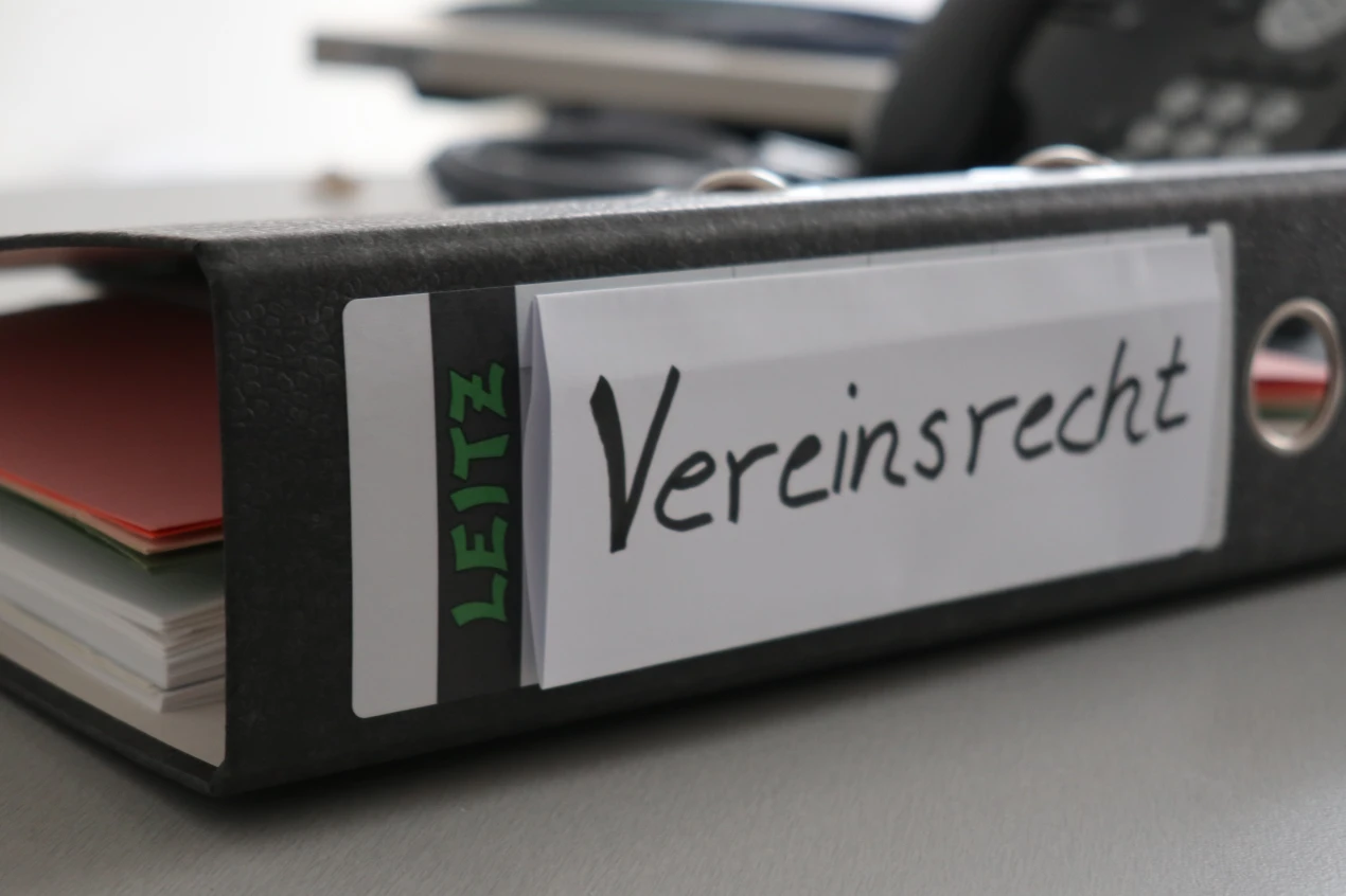 Das neue Fortbildungsangebot des Dorfservice Oberberg hilft bei rechtlichen Fragen, die sich im Rahmen der Vereinsarbeit ergeben.  (Foto: OBK)