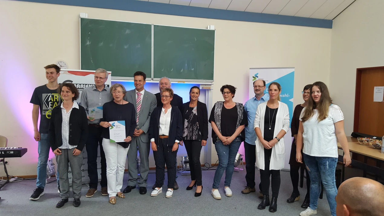 Die Gesamtschule Marienheide erhielt das Siegel "Berufswahl- und ausbildungsfreundliche Schule" erhalten. (Foto: OBK)