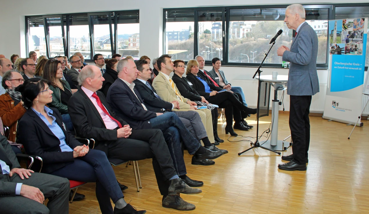 Dr. Henning Scherf fordert dazu auf Projekte umzusetzen, die dem demografischen Wandel entgegenwirken. (Foto: OBK)  