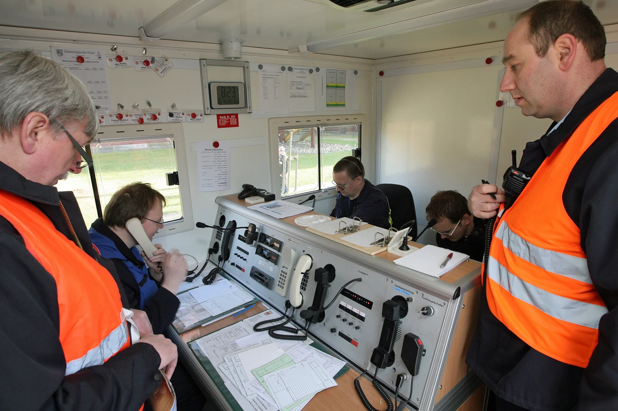 Ein Blick in den Einsatzleitwagen. (Foto:OBK)