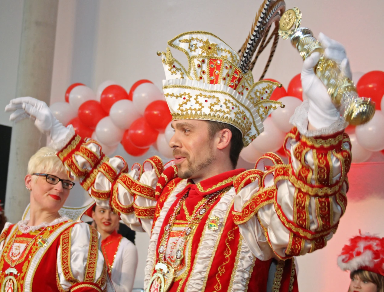 Der temperamentvolle Auftritt von Prinz Marcel und seiner Prinzessin Nadine, Karnevalsgesellschaft Rot-Weiß Fenke. (Foto: OBK)  