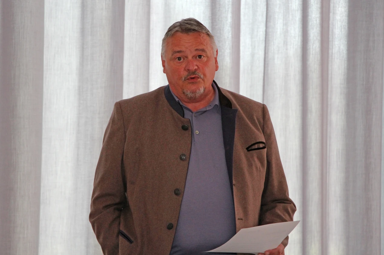 Bernd Steinhausen (Kreisjägerschaft Oberberg) berichtete von seinen Erfahrungen aus der Jagd und der Waldbewirtschaftung und stellte fest: " Es funktioniert. Lassen Sie uns die Erfahrungen nutzen." (Foto: OBK)