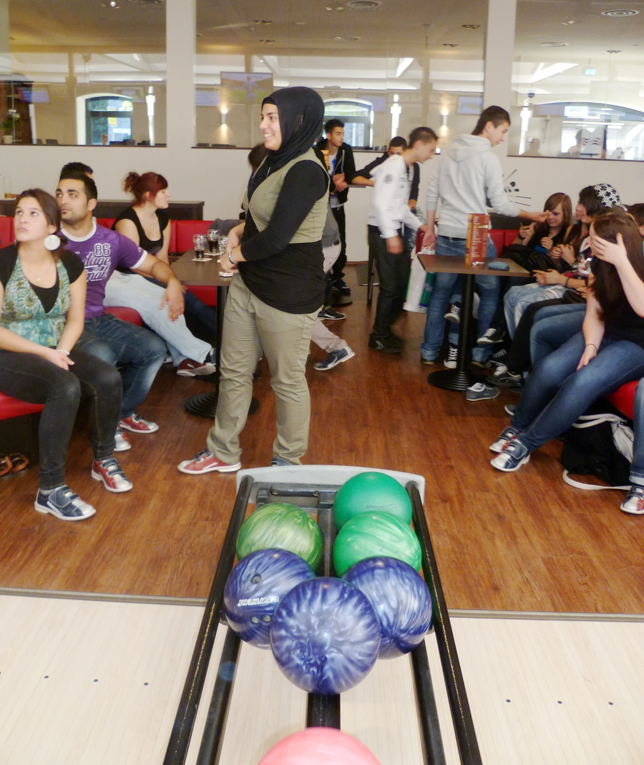 Bergneustädter Kinder und Jugendliche bowlen um die Wette. (Foto: OBK)